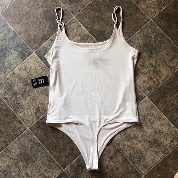 EXPRESS Body Contour Scoop Neck Thong Bodysuit NWT - Picture 8 of 10